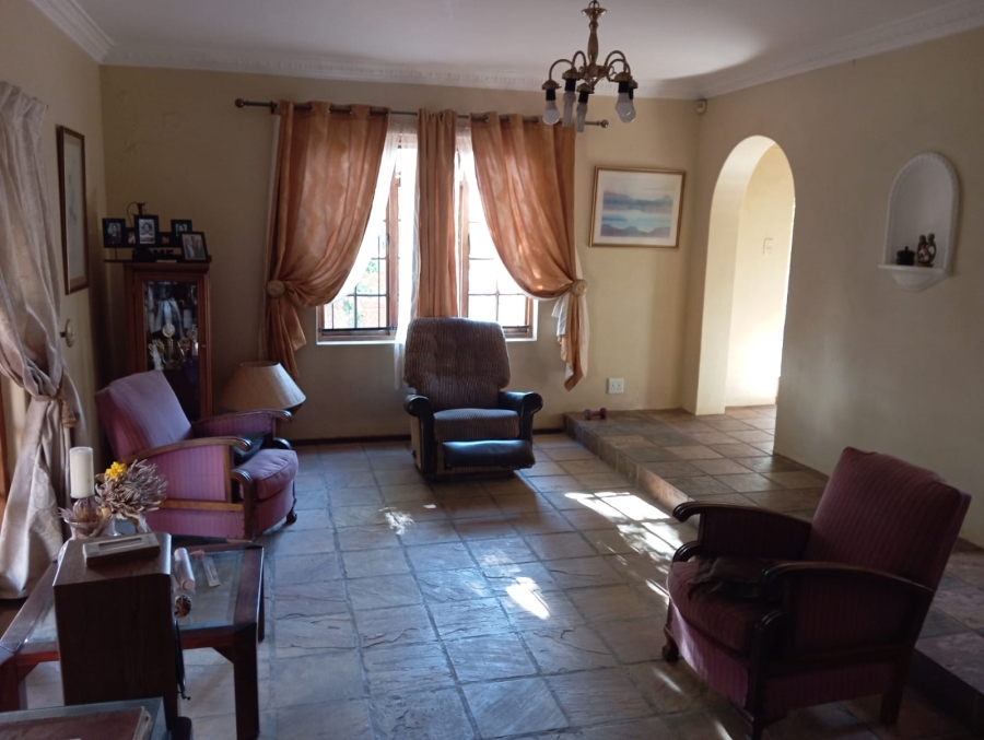 5 Bedroom Property for Sale in Victoria Park Western Cape